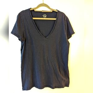 J Crew Featherweight Slub Cotton V-neck T-shirt